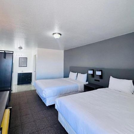 Oyo Garden Inn And Suites Pearsall I-35 East Dış mekan fotoğraf