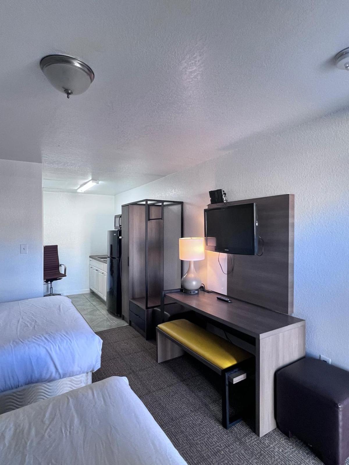 Oyo Garden Inn And Suites Pearsall I-35 East Dış mekan fotoğraf